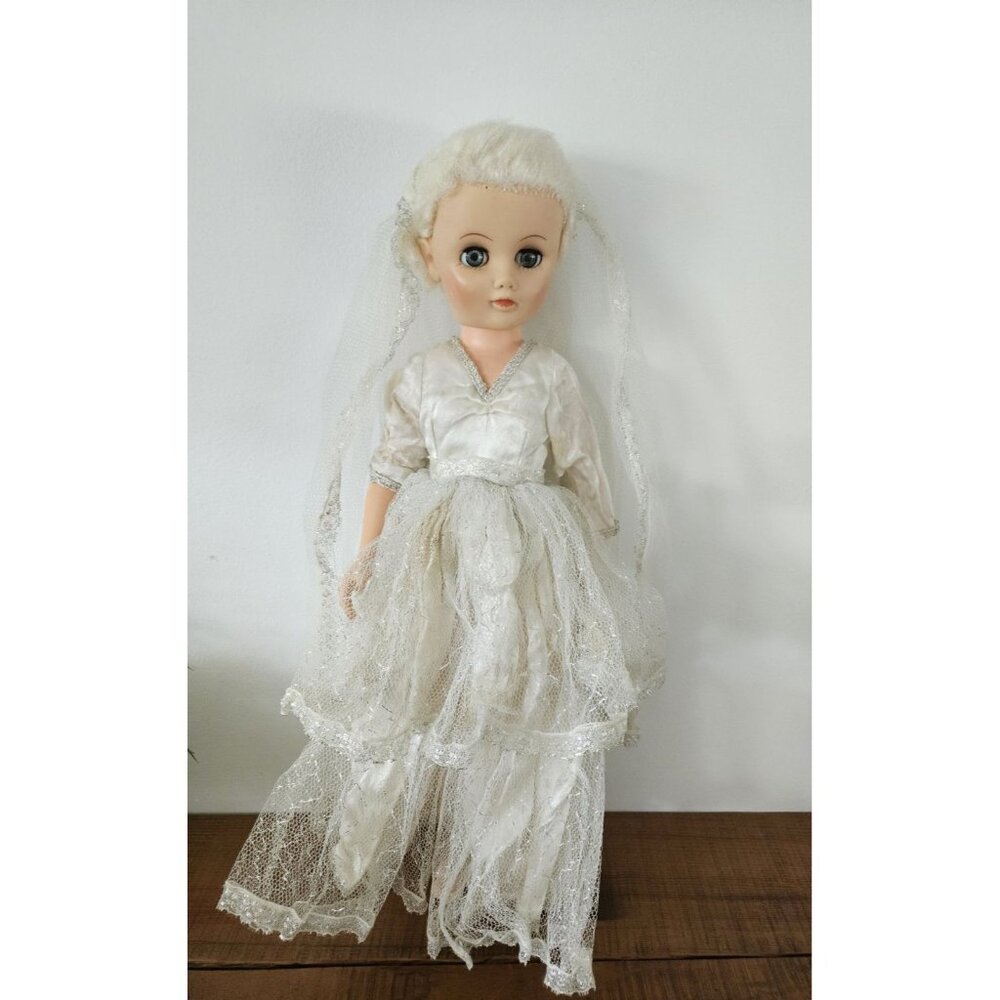 Vintage 18" Sleep Eye Bride Doll In Her Original Gown And Veil